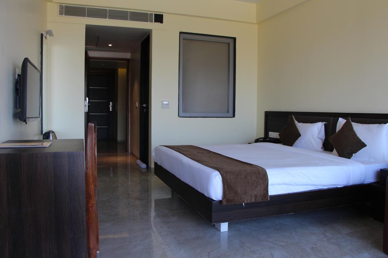 Krishna Beach Resorts - Diu Eksteriør bilde